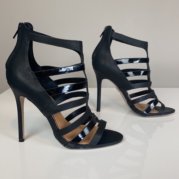 Badgley Mischka Black Strappy Sandals Size 5.5 - Picture 2 of 15